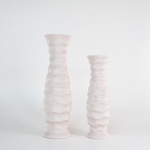 Vaso anfora in ceramica tortora