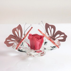 Coppia farfalle su fiore plex rosegold e cristallo con rosa stabilizzata