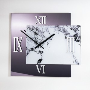 Orologio da parete squadrato in plex specchio grigio fumè e stampa marmo bianco