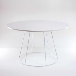 Alzata grande base in metallo laccato bianco con piano in plex bianco