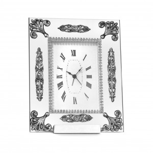 Alarm clock in glass and silver metal